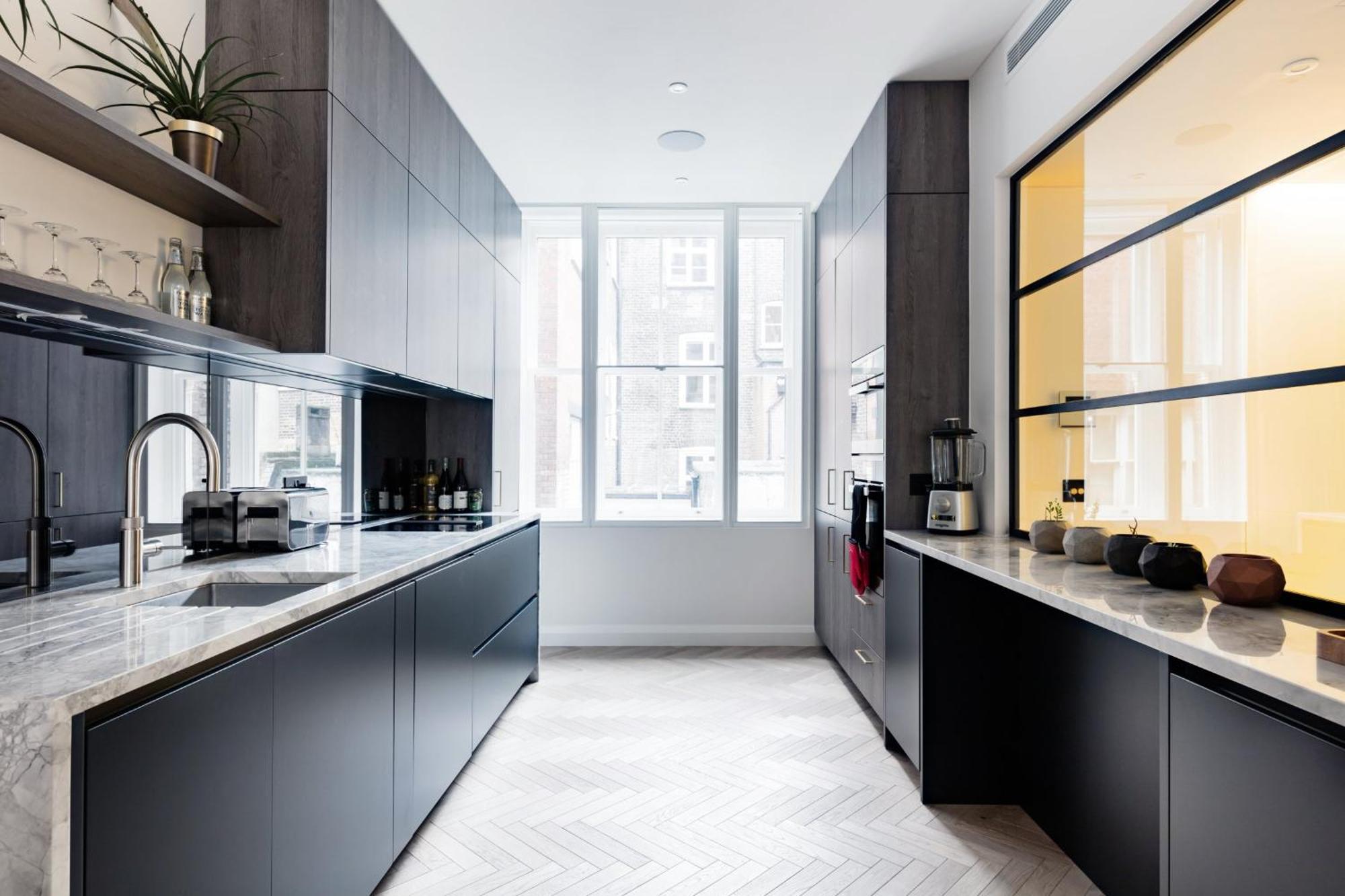 Modern Apartment & Rooms At Charing Cross London Eksteriør bilde