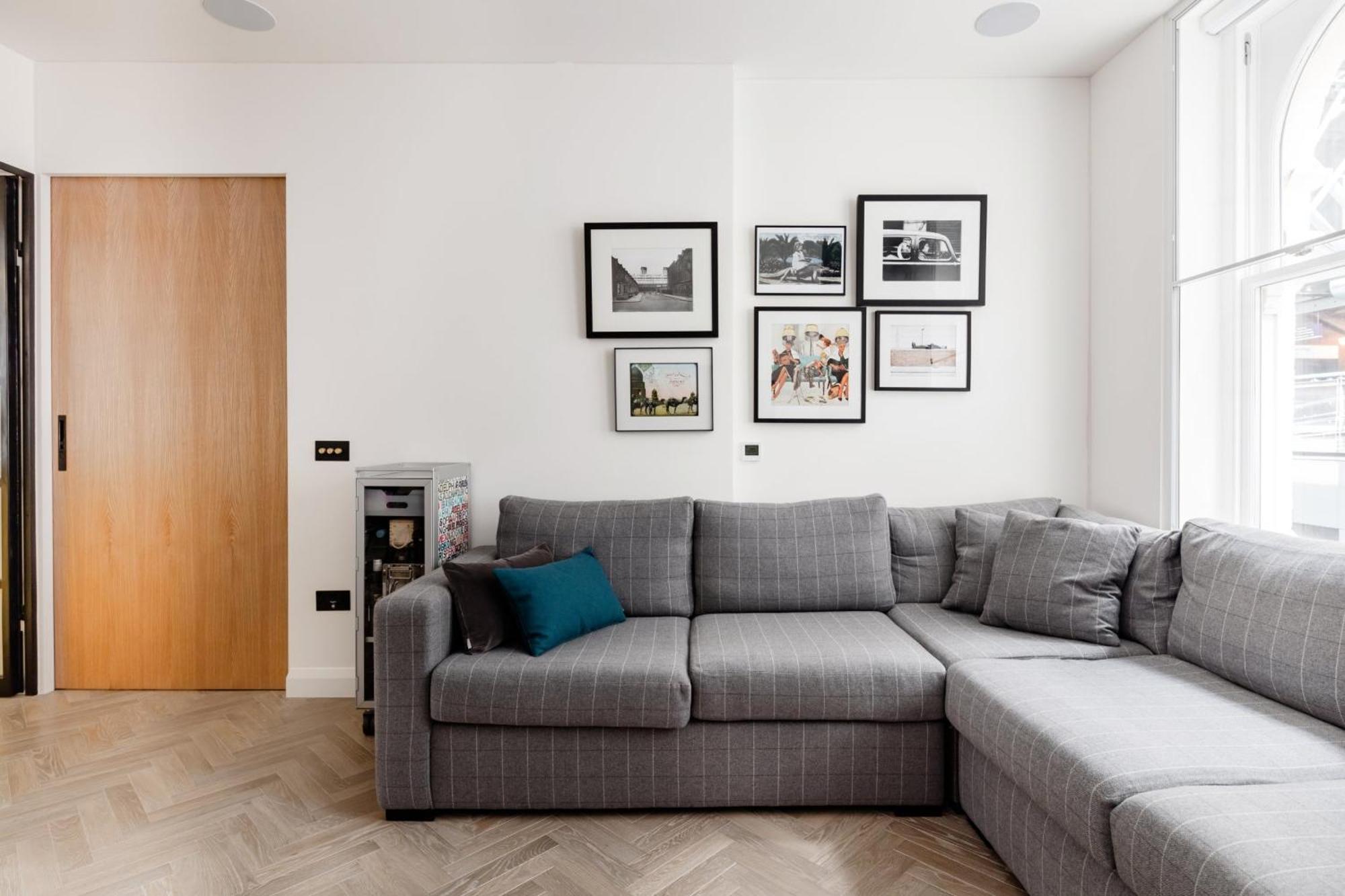 Modern Apartment & Rooms At Charing Cross London Eksteriør bilde