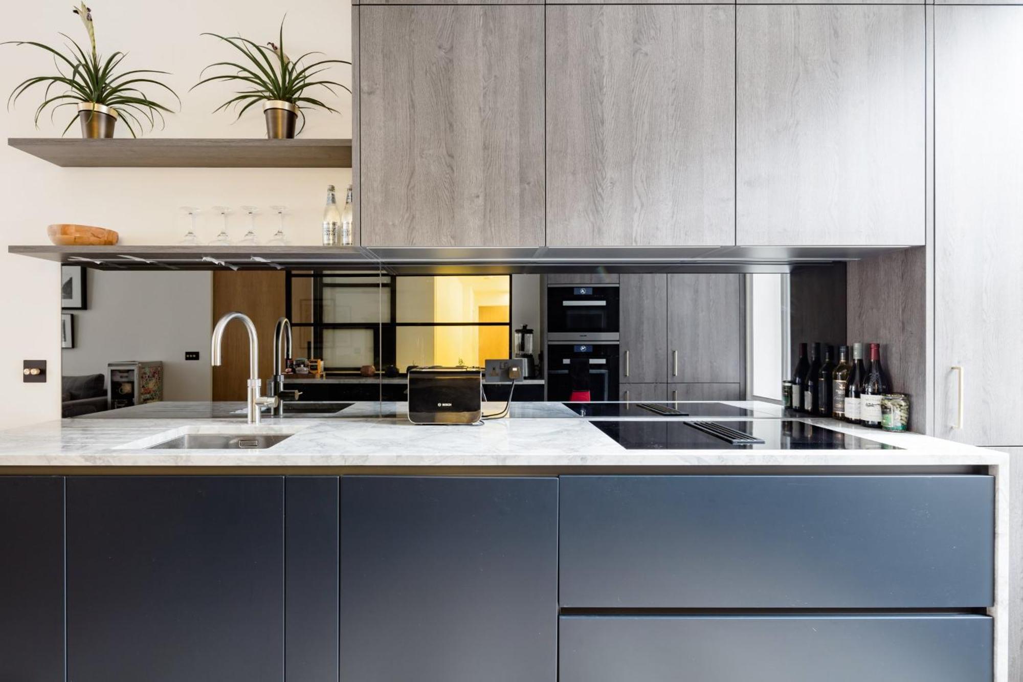 Modern Apartment & Rooms At Charing Cross London Eksteriør bilde