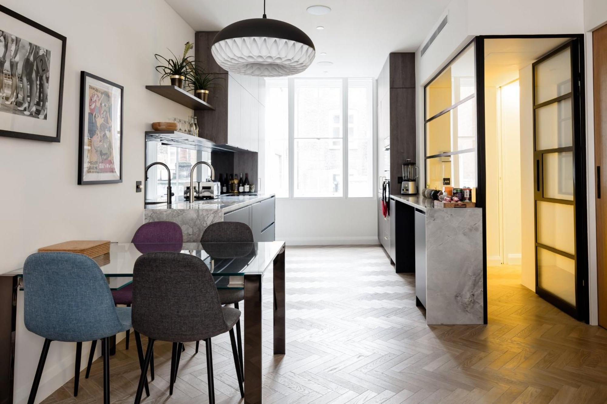Modern Apartment & Rooms At Charing Cross London Eksteriør bilde